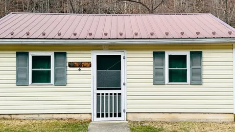 Cabin 3 - (6-8 People) — image 1 of 1
