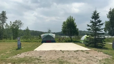 30/50 amp Deluxe Inland Lake RV Site — image 1 of 1