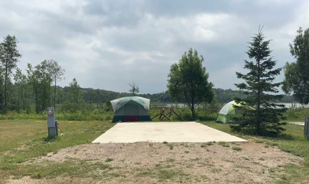 30/50 amp Deluxe Inland Lake RV Site