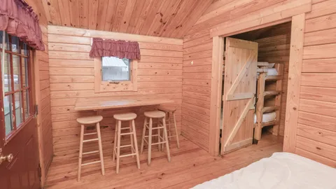 Barebones Cabin — image 2 of 10