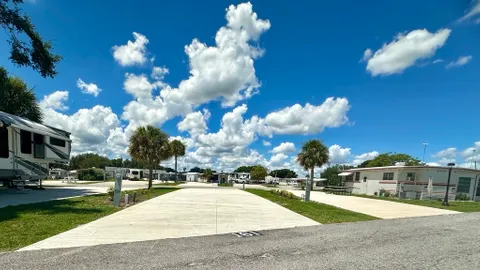 Super Full Hookup Pull Through RV Site — image 10 of 10