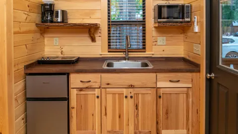 River Camp Cottage — image 2 of 6