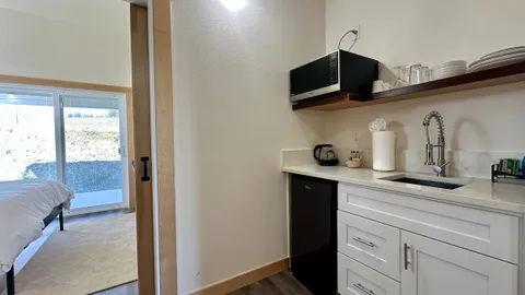 Cottage Rental - C1 — image 2 of 10