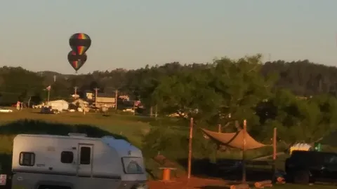 Small Trailer/Vans 16-27Ft - Full Hook Up — image 3 of 3