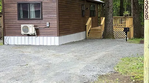Deluxe Lodge Cabin with Loft — image 1 of 6
