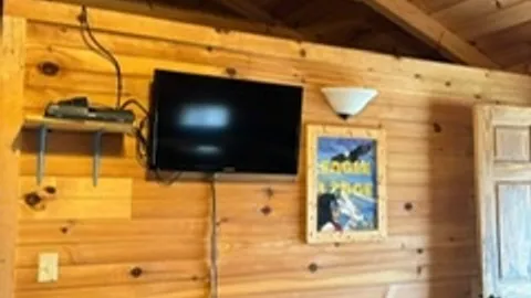 Eagle Lodge — image 2 of 7