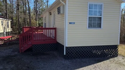 1 Bedroom Cottage — image 2 of 5