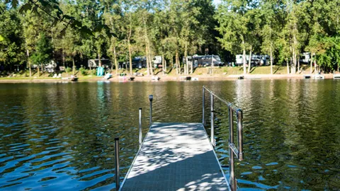 30/50 Amp Waterfront RV Site — image 2 of 4