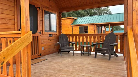 Lakehouse Resort Southern Ivy Sierra 3 Rend Lake — image 1 of 15