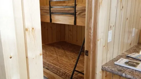 Deluxe Cabin — image 6 of 6