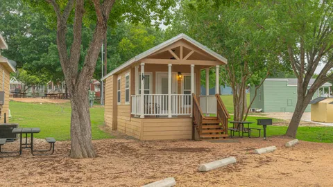 Sabine Cottage Rental — image 1 of 8