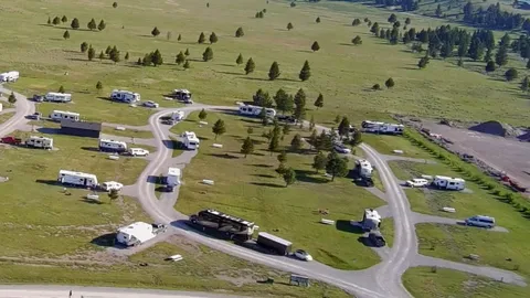 Pull-Through RV Site — image 2 of 4