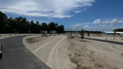 30/50 Full Hookup Pull-Through Buddy RV Site KW — image 1 of 2