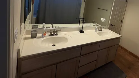 Bunkhouse - 3 Bedrooms - 2 Bathrooms — image 2 of 15