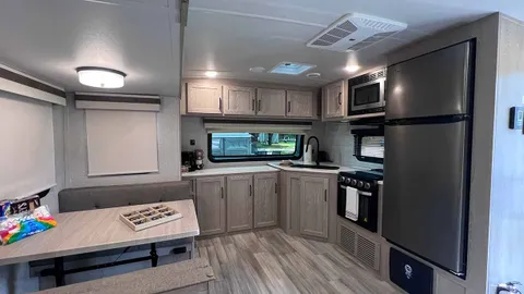 RV for Rent — image 7 of 7