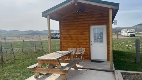 Cabin 2 — image 1 of 3