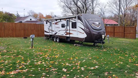 Premium Full Hookup RV Site — image 2 of 2