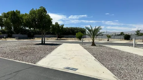 B Pull-Through Standard Gravel RV Site — image 2 of 3