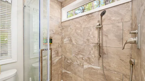 Premier Cabin (3 Bed Unit) — image 2 of 14