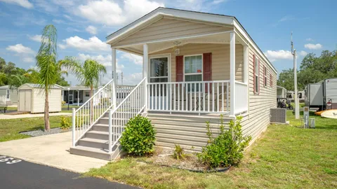 Standard Rental 1 Bedroom — image 1 of 9