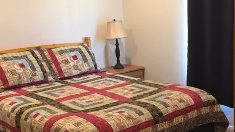 Lakeview Cabin/One Bedroom House — image 2 of 2