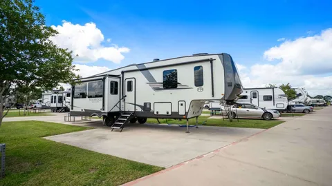 Pull-Through Standard RV Site — image 1 of 5