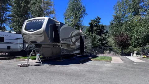 Standard Back-In 30/50 Amp RV Site — image 5 of 5