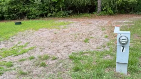 Deluxe Full Hook-up Site 7 — image 3 of 3