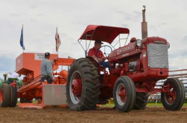 🚜 Pioneer Acres Antique Tractor Pull