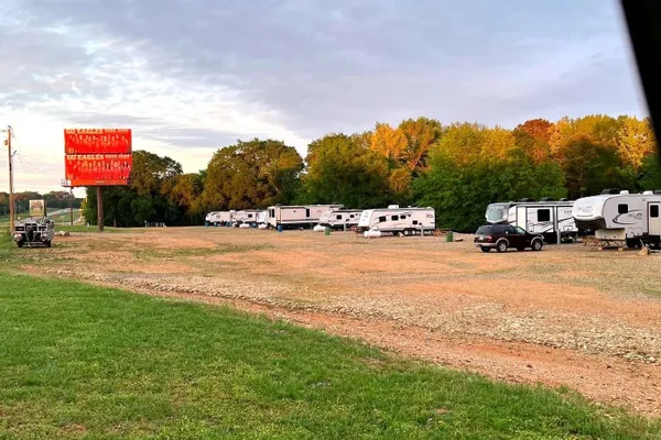 A & J's Mountain Fork RV Park – photo 1