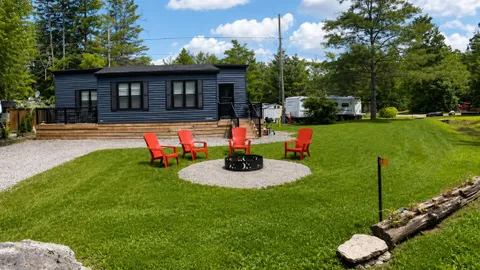 2 Bedroom Deluxe Resort Cottage - Roxborough — image 1 of 7