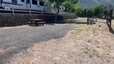 30 Amp Full Hook-Up RV Site — image 2 of 7