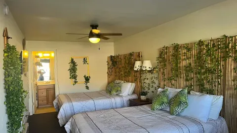 Motel 7 Garden Room (Double Queen) — image 1 of 7