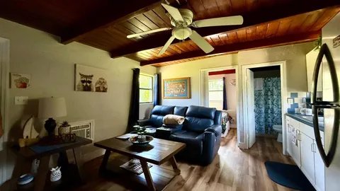 Deluxe Cabin — image 5 of 5