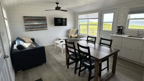 Executive 2 Bedroom Ocean View Cottage (2 Queen beds) — image 1 of 6