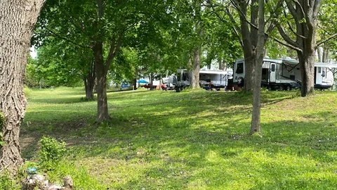30 Amp Shady Lakeside — image 4 of 4