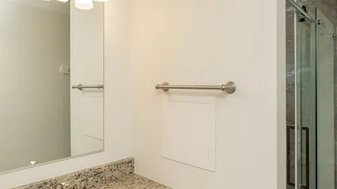 Deluxe 2 Bedroom Cottage — image 2 of 14