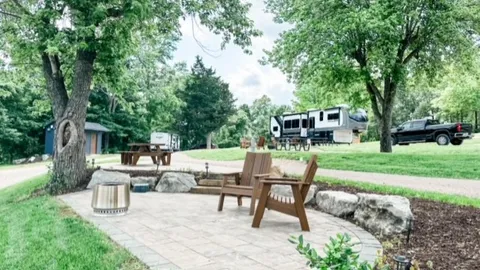 Deluxe RV Pull Through w/ Patio — image 2 of 3