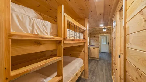 Riverview Cabin — image 2 of 9