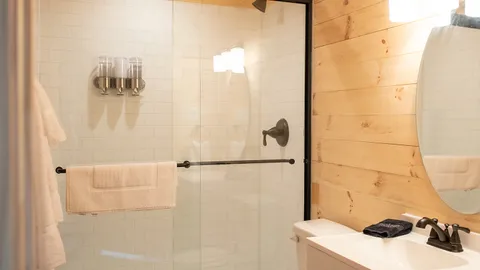 Mammoth Cabin — image 2 of 10