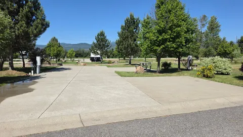 Premium Concrete FHU RV Site — image 2 of 4