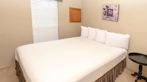 Llano Cottage Rental — image 6 of 6