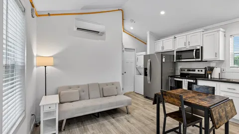 Cozy Cabin — image 4 of 4