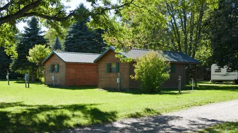 Basic Cabin — image 2 of 7