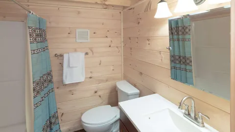 Large Cabin 1 Bedroom w/Loft — image 2 of 14