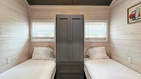 Cottage Rental — image 2 of 4
