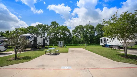Back-In Standard RV Site — image 6 of 6