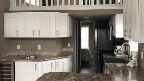 1 Bedroom Cottage with Loft — image 2 of 7