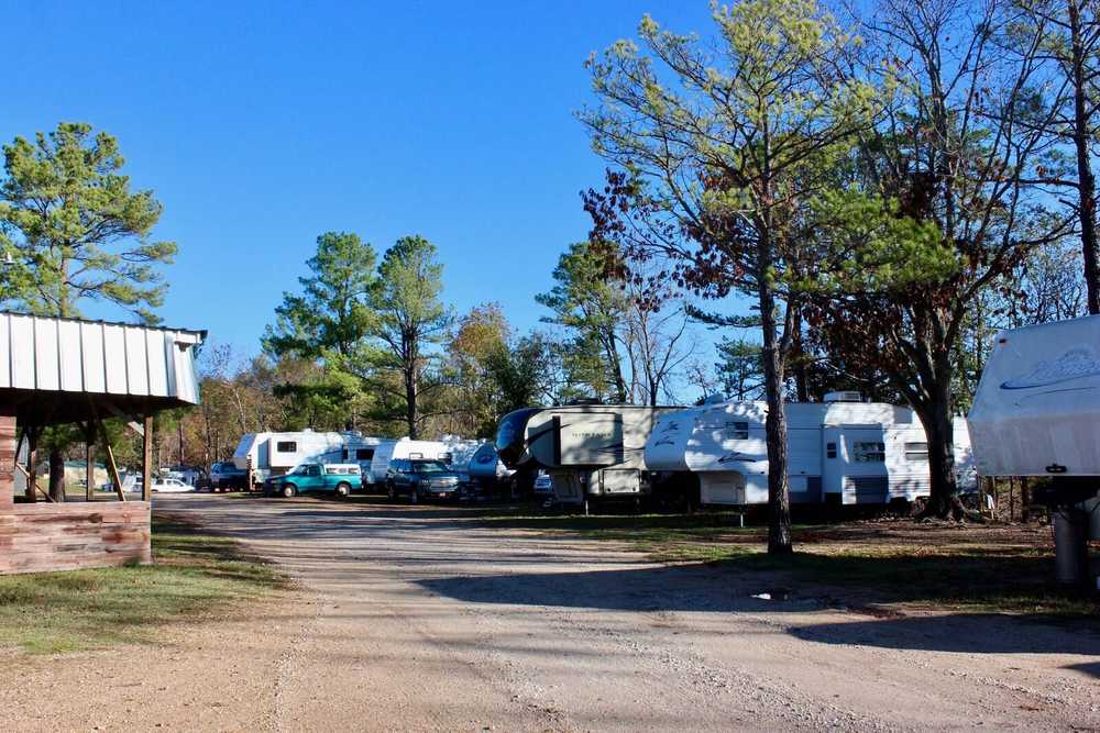 Beaver Lake RV Park & Glampground, Rogers, Arkansas - Photo 5
