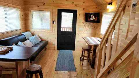 Deluxe Lodge with Loft — image 21 of 21